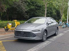 BYD Qin PLUS Glory Edition DM-i 55KM Leading - ფოტო 1