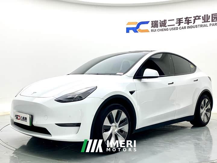 Tesla Model Y Standard Range RWD