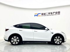 Tesla Model Y Standard Range RWD - ფოტო 4