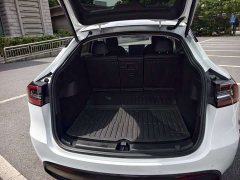 Tesla Model Y Rear-Wheel Drive - ფოტო 16