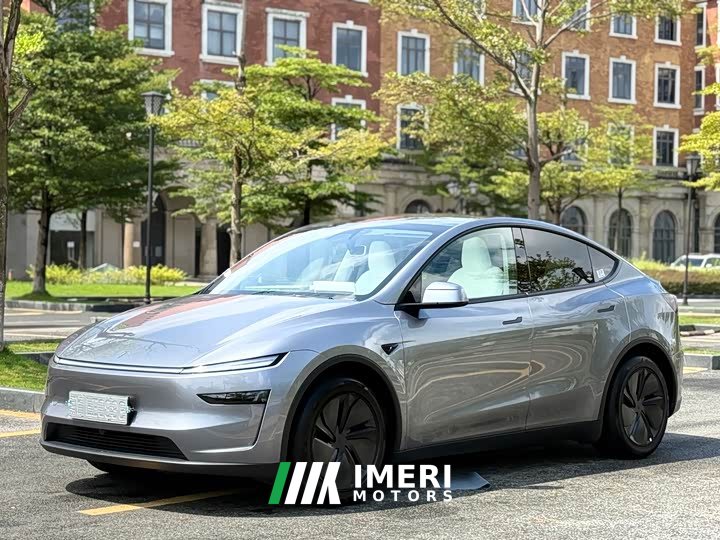 Tesla Model Y Long Range All-Wheel Drive