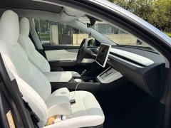 Tesla Model Y Long Range All-Wheel Drive - ფოტო 11