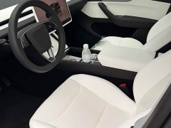 Tesla Model Y Long Range All-Wheel Drive - ფოტო 17