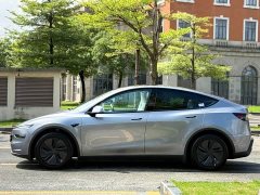 Tesla Model Y Long Range All-Wheel Drive - ფოტო 7