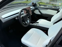 Tesla Model Y Long Range All-Wheel Drive - ფოტო 8