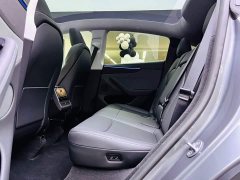 Tesla Model Y Rear-Wheel Drive - ფოტო 14