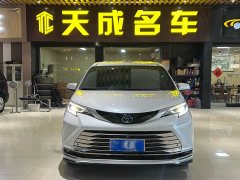 Toyota Sienna 2.5L Hybrid Premium Edition - ფოტო 2