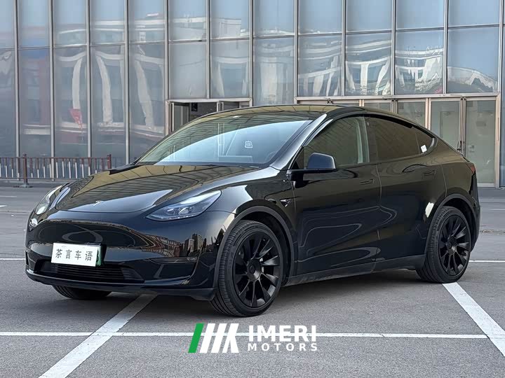 Tesla Model Y Standard Range RWD
