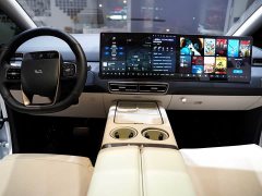 Li Auto MEGA 2025 Home Family Edition - ფოტო 9