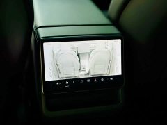 Tesla Model Y Rear-Wheel Drive - ფოტო 13