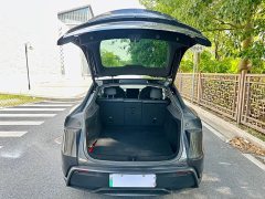 Tesla Model Y Rear-Wheel Drive - ფოტო 8