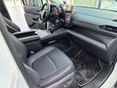 Toyota SIENNA 2.5L AWDLuxury Edition - ფოტო 11