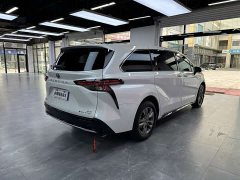 Toyota SIENNA 2.5L AWDLuxury Edition - ფოტო 4