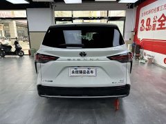 Toyota SIENNA 2.5L AWDLuxury Edition - ფოტო 5