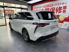 Toyota SIENNA 2.5L AWDLuxury Edition - ფოტო 6