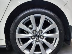 Mazda3 Axela 2.0L Automatic Premium Edition - ფოტო 17
