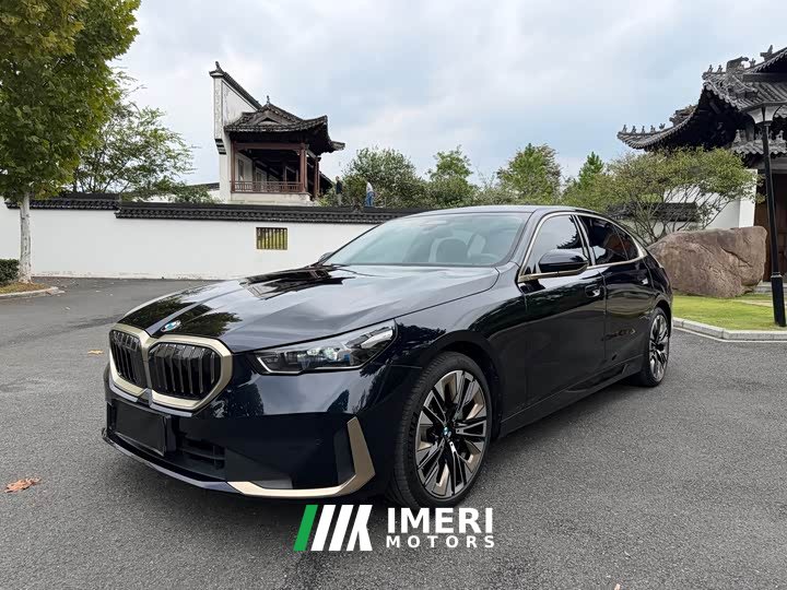 BMW 5 Series 530Li Luxury M Sport Package - ავტომობილი ჩინეთიდან