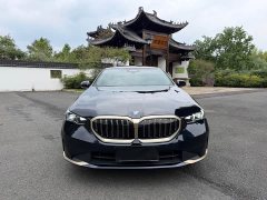 BMW 5 Series 530Li Luxury M Sport Package - ფოტო 2