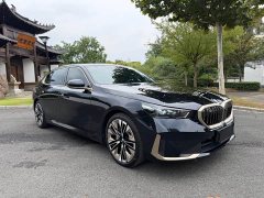 BMW 5 Series 530Li Luxury M Sport Package - ფოტო 3
