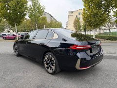 BMW 5 Series 530Li Luxury M Sport Package - ფოტო 4