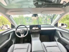 Tesla Model Y Rear-Wheel Drive - ფოტო 6