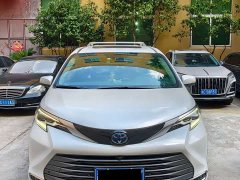 Toyota Sienna 2021 2.5L Hybrid Premium Edition - ფოტო 2