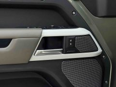 Land Rover Defender 110 P400 Dark Edition - ფოტო 11
