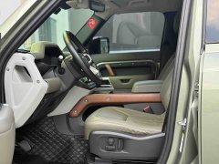 Land Rover Defender 110 P400 Dark Edition - ფოტო 13