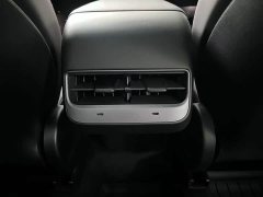 Tesla Model Y Rear-Wheel Drive - ფოტო 12