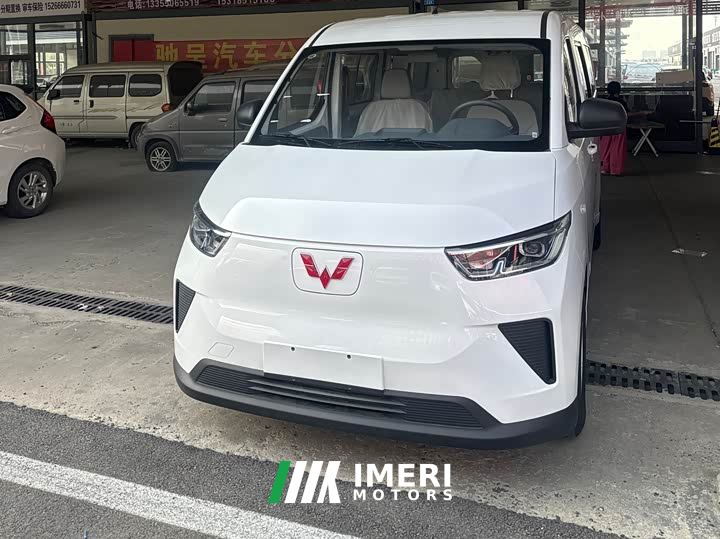 Wuling Yangguang 400km Passenger Vehicle Comfort Edition