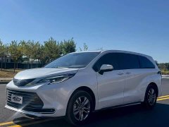 Toyota Sienna 2024 2.5L Hybrid AWD Luxury - ფოტო 1