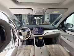 Volvo EM90 2025 Ultra Six-Seater - ფოტო 12