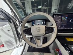 Volvo EM90 2025 Ultra Six-Seater - ფოტო 13