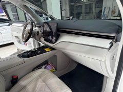 Volvo EM90 2025 Ultra Six-Seater - ფოტო 18