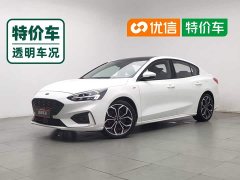 Ford Focus Sedan EcoBoost 180 Automatic ST Line - ფოტო 1