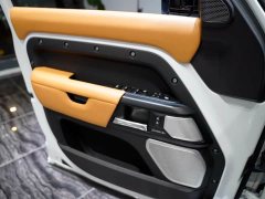 Land Rover Defender 2020 110 P400 SE - ფოტო 14