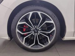 Ford Focus Sedan EcoBoost 180 Automatic ST Line - ფოტო 17