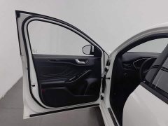 Ford Focus Sedan EcoBoost 180 Automatic ST Line - ფოტო 8