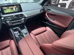 BMW 5 Series 530Li Luxury M Sport Package - ფოტო 17