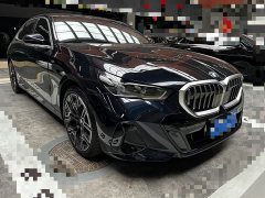 BMW 5 Series 530Li Luxury M Sport Package - ფოტო 3
