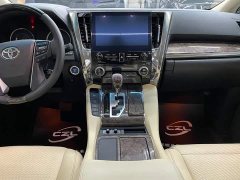 Toyota Alphard 2020 Hybrid 2.5L Golden Special Edition - ფოტო 11