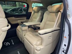Toyota Alphard 2020 Hybrid 2.5L Golden Special Edition - ფოტო 9