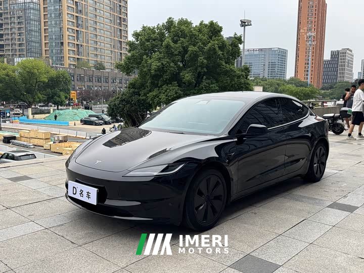 Tesla Model 3 Rear-Wheel Drive