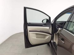 Buick GL8 Land Business Class Smart Edition - ფოტო 8
