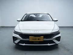Hyundai Elantra 2023 1.5L CVT Luxury - ფოტო 1