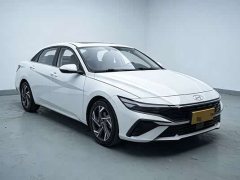 Hyundai Elantra 2023 1.5L CVT Luxury - ფოტო 4
