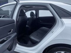 Hyundai Elantra 2023 1.5L CVT Luxury - ფოტო 6