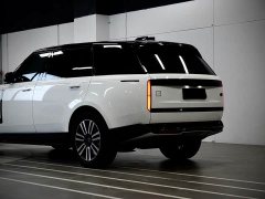 Land Rover Range Rover 3.0L V6 400PS Grand Jubilee Extended Wheelbase - ფოტო 3