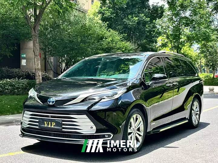 Toyota Sienna 2.5L Hybrid Premium Edition