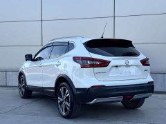 Nissan Qashqai 2.0L CVT XV Premium Luxury - ფოტო 11